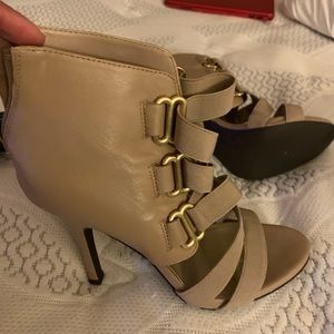 Via Neroli tan shoes